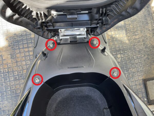 バッテリーカバー画像