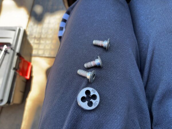 シグナスグリファスノーマルディスクローターボルトボルト