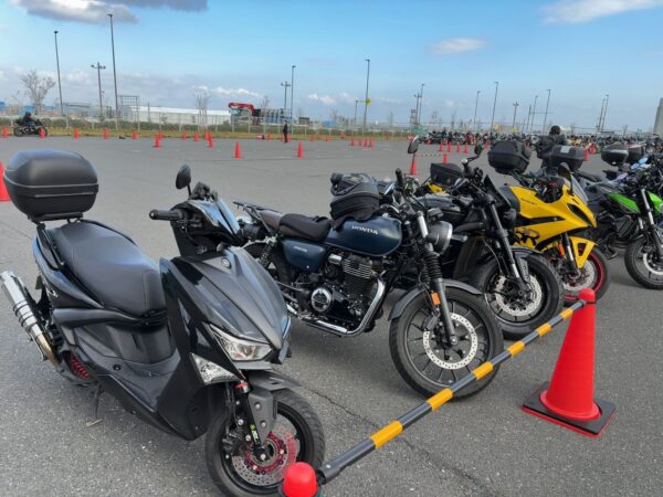 東京モーターサイクルショー駐輪場画像