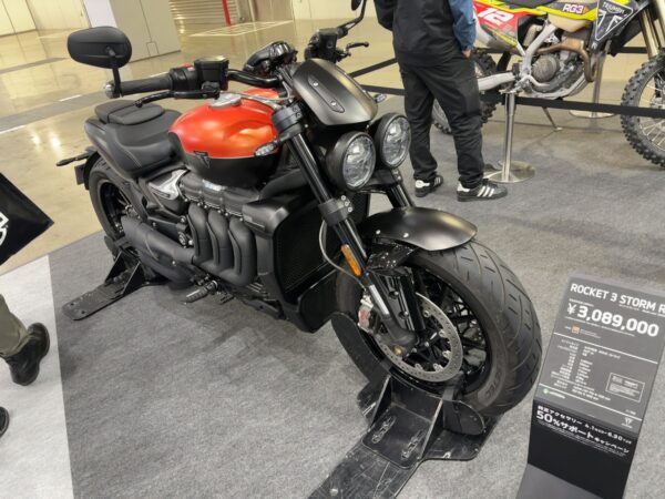 東京モーターサイクルショートライアンフロケット3ストリームR車両画像