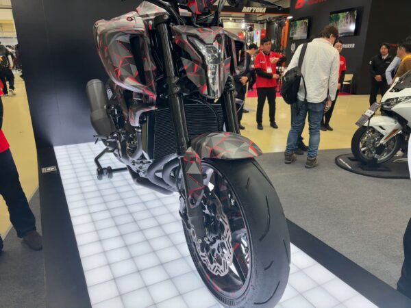 東京モーターサイクルショーホンダV3コンセプトモデル車両画像