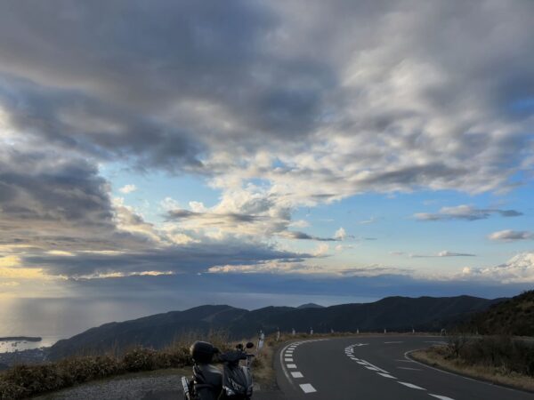 西伊豆スカイラインと富士山とシグナスグリファス画像