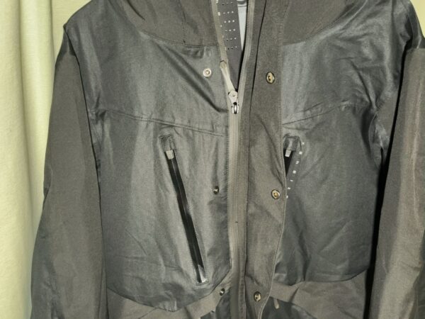 エックスシェルター(R)プレミアム超透放湿ウルトラレインジャケットフロントファスナー画像