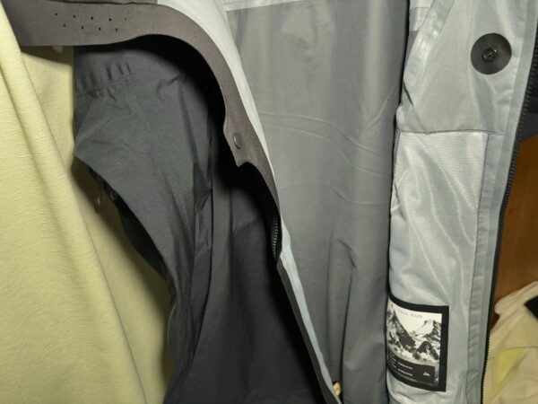 エックスシェルター(R)超透放湿レインジャケット内側画像