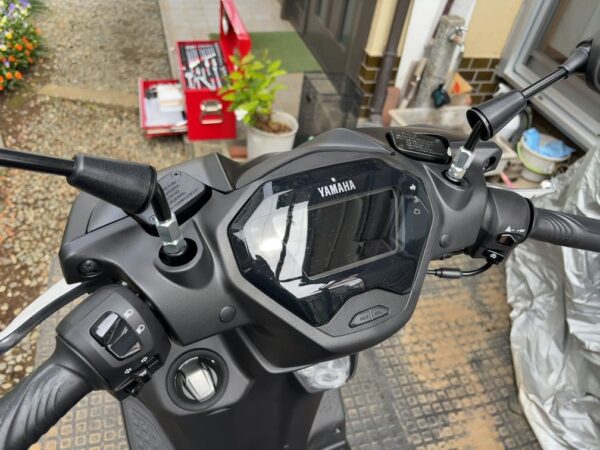 バックミラーのカバー外した画像