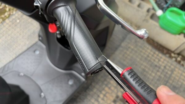 7型シグナスXノーマルグリップカッターで切った画像