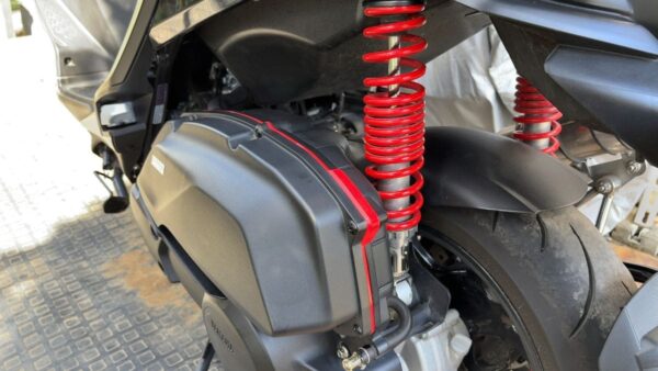 7型シグナスX KOSO レーシングエアフィルター付けた画像