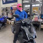 7型シグナスxに跨った桃レンジャー画像