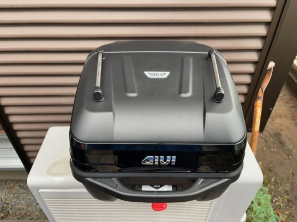 GIVI B32NB-ADV BOLD 未塗装ブラック グロッシーブラック(パネル)画像
