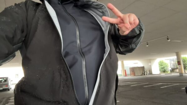 イナレムの中にエックスシェルター着ている画像