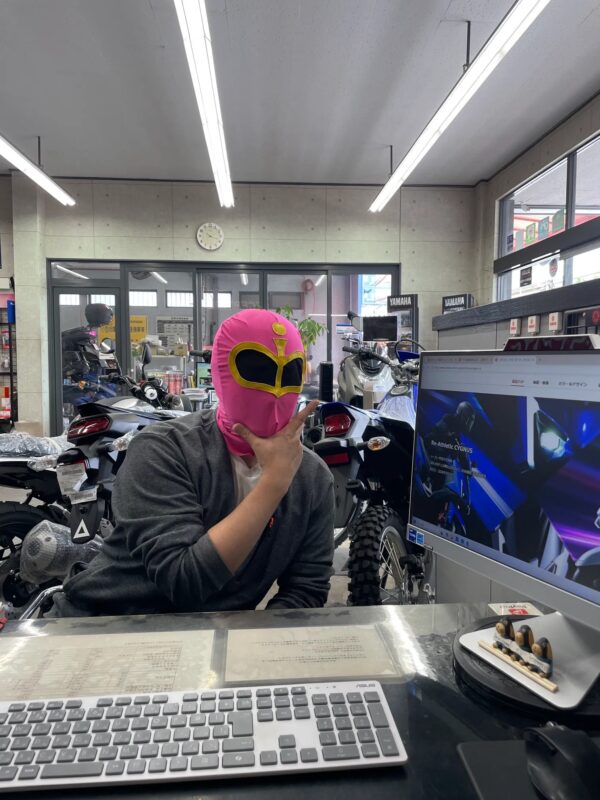桃レンジャー商談中画像