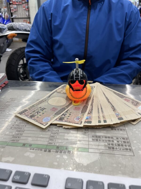 光ったアヒル隊長の画像